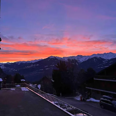 Appartement - With Beautiful View And Parking