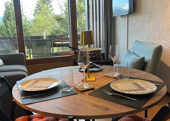 Апартаменты - With Beautiful View And Parking Овронна