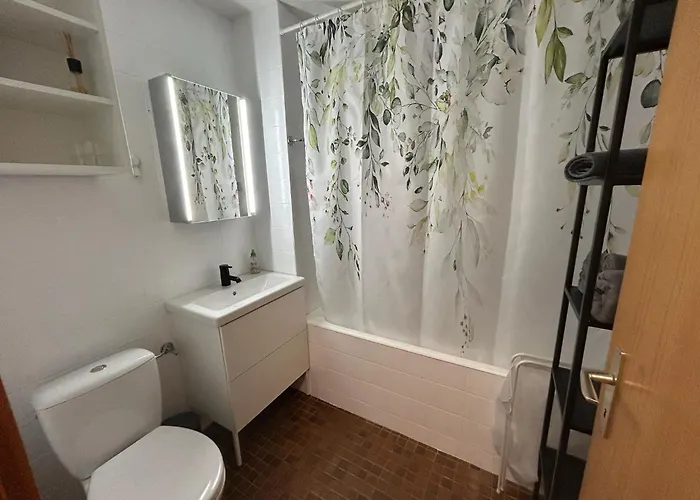 Апартаменты - With Beautiful View And Parking Овронна