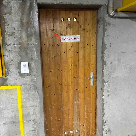 - With Beautiful View And Parking Daire Ovronnaz