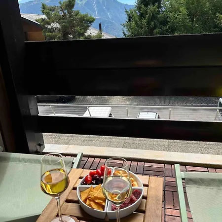 - With Beautiful View And Parking Daire *