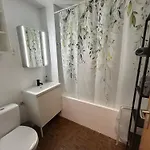 דירה - With Beautiful View And Parking אוברונאז