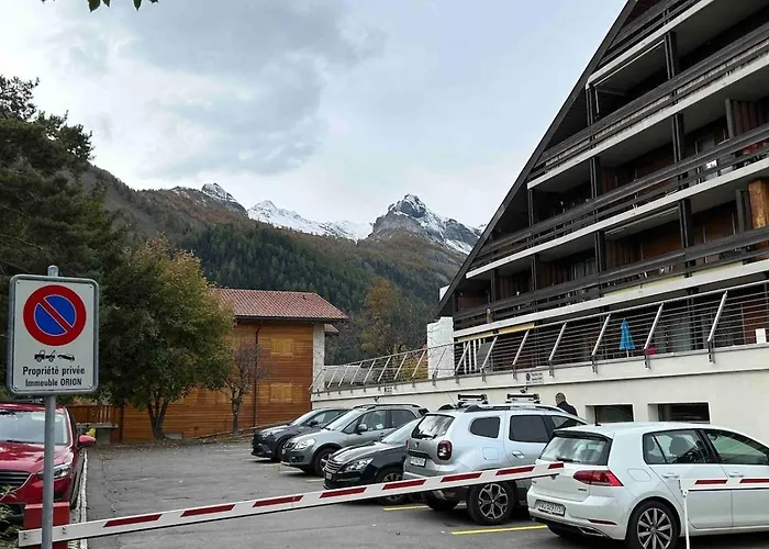 - With Beautiful View And Parking شقة