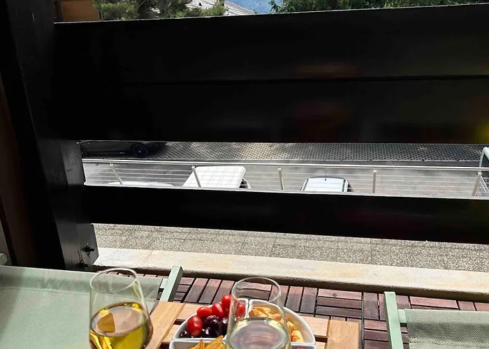 - With Beautiful View And Parking شقة *