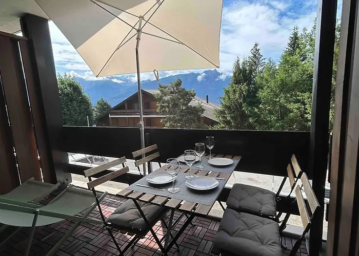 - With Beautiful View And Parking * اوفروناز