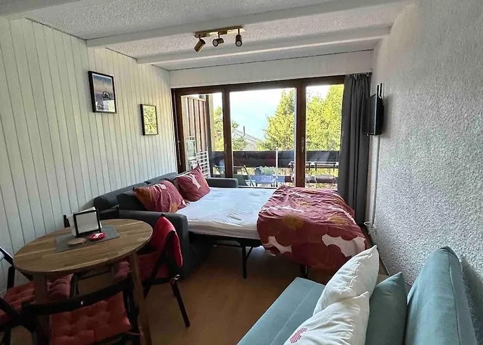 - With Beautiful View And Parking * اوفروناز